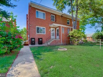 872 Bellevue Street SE