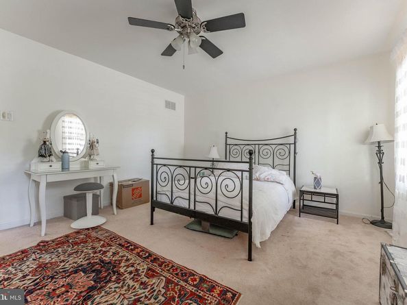 406 Brighton Circle, Devon PA 19333