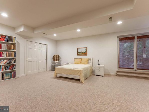 406 Brighton Circle, Devon PA 19333