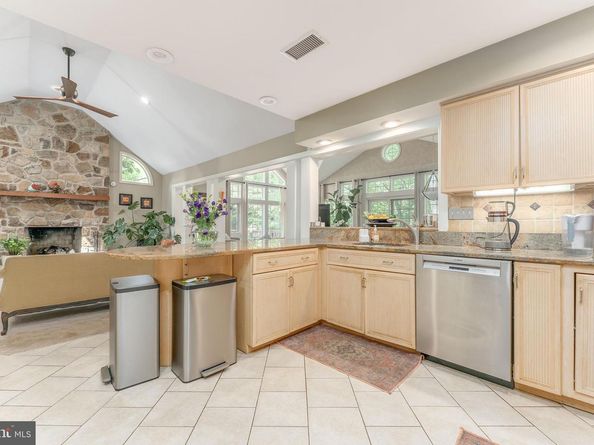 406 Brighton Circle, Devon PA 19333