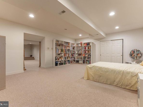 406 Brighton Circle, Devon PA 19333