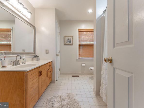 406 Brighton Circle, Devon PA 19333