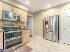 406 Brighton Circle, Devon PA 19333
