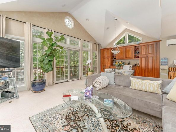 406 Brighton Circle, Devon PA 19333
