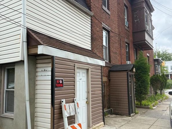 6100 Walnut Street, Philadelphia PA 19139