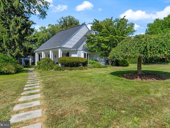 1 Chatham Place, Wallingford PA 19086