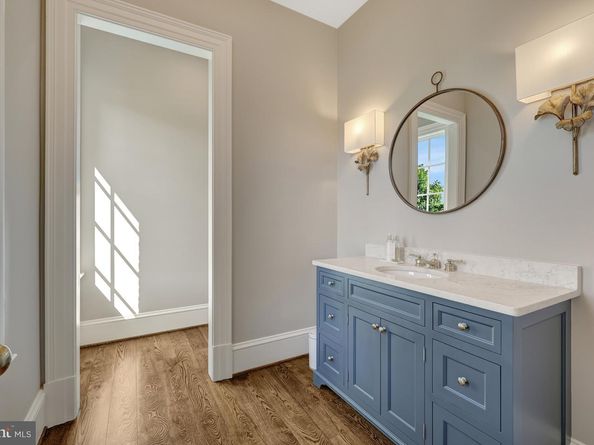 954 Mackall Farms Lane, Mclean VA 22101