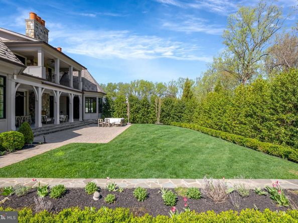 954 Mackall Farms Lane, Mclean VA 22101