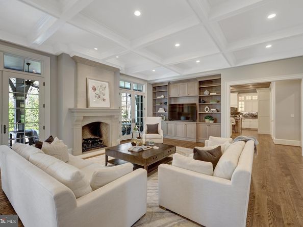 954 Mackall Farms Lane, Mclean VA 22101