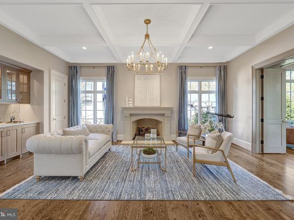 954 Mackall Farms Lane, Mclean VA 22101