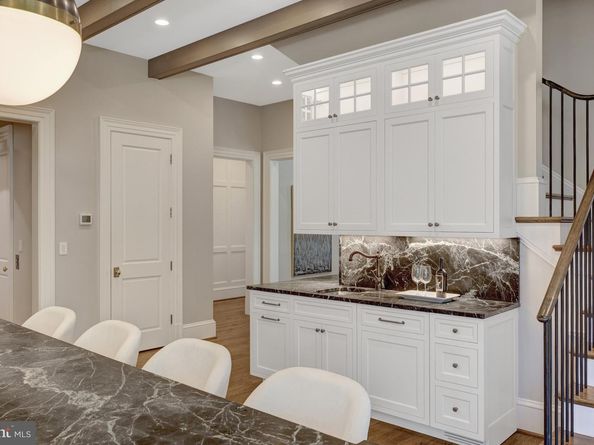 954 Mackall Farms Lane, Mclean VA 22101