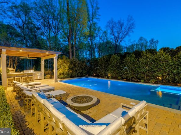 954 Mackall Farms Lane, Mclean VA 22101