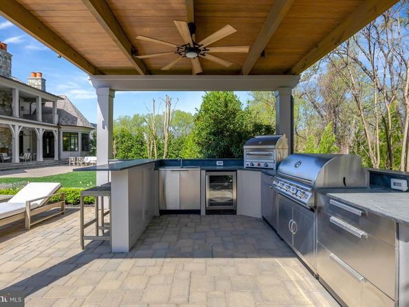 954 Mackall Farms Lane, Mclean VA 22101