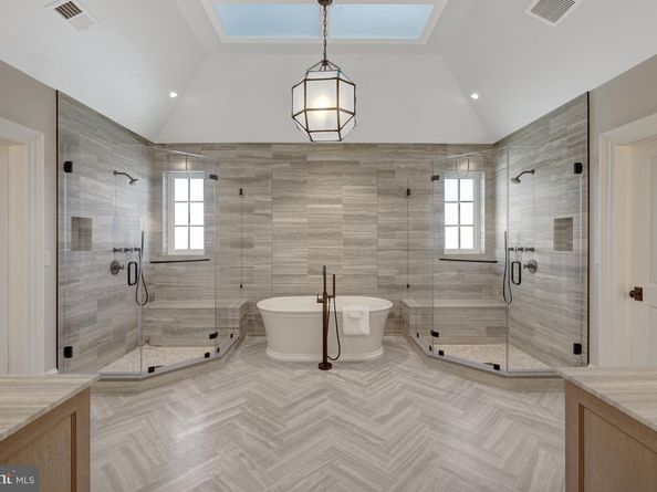 954 Mackall Farms Lane, Mclean VA 22101