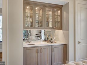954 Mackall Farms Lane, Mclean VA 22101