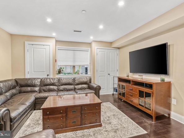 1522 Race Street 1, Philadelphia PA 19102