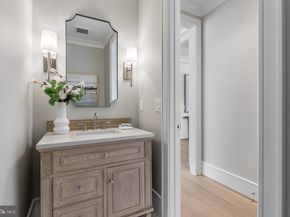 4102 18TH Road N, Arlington VA 22207