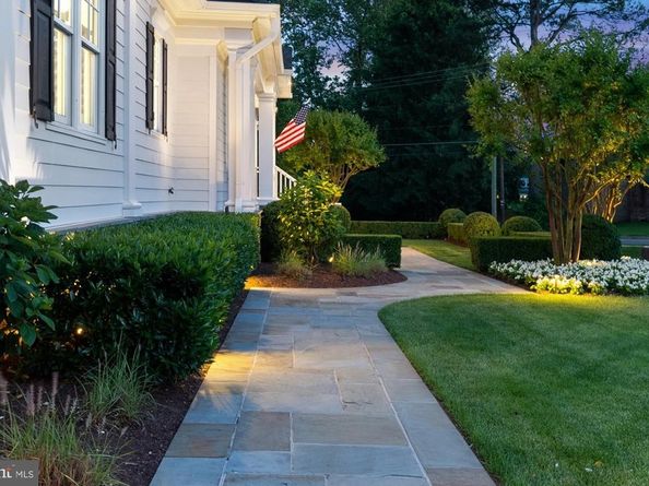 900 Park Street SE, Vienna VA 22180