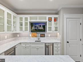 900 Park Street SE, Vienna VA 22180