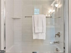 900 Park Street SE, Vienna VA 22180