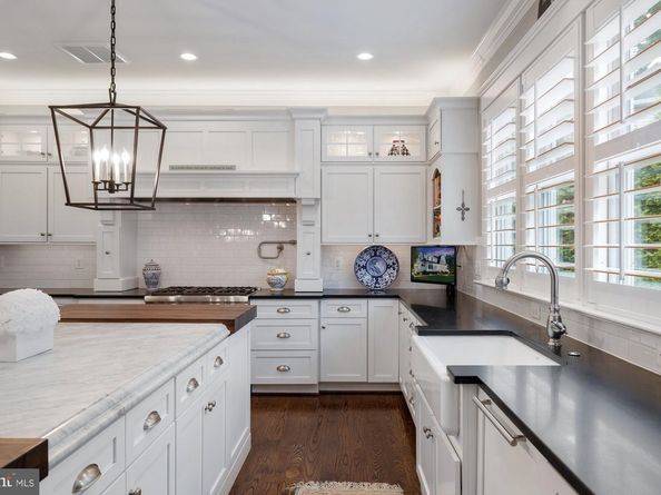 900 Park Street SE, Vienna VA 22180