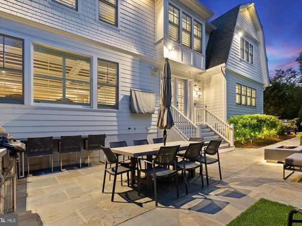 900 Park Street SE, Vienna VA 22180