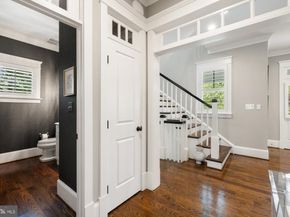 900 Park Street SE, Vienna VA 22180