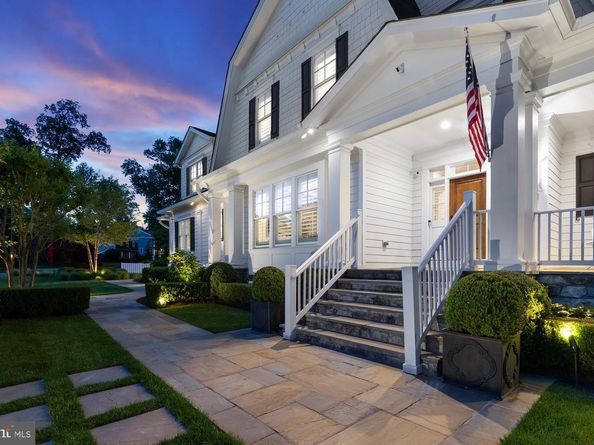 900 Park Street SE, Vienna VA 22180