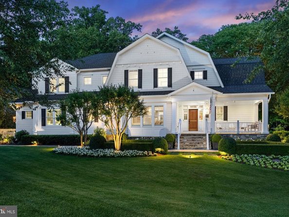 900 Park Street SE, Vienna VA 22180