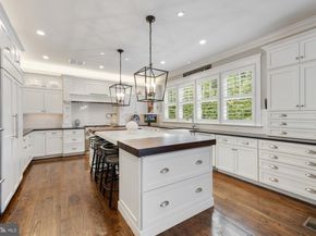 900 Park Street SE, Vienna VA 22180