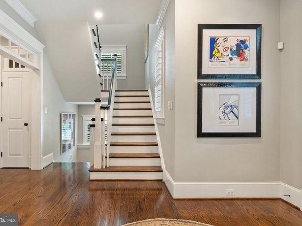 900 Park Street SE, Vienna VA 22180