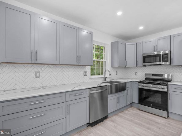 10 W Pomona Street, Philadelphia PA 19144