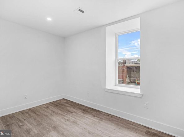 10 W Pomona Street, Philadelphia PA 19144