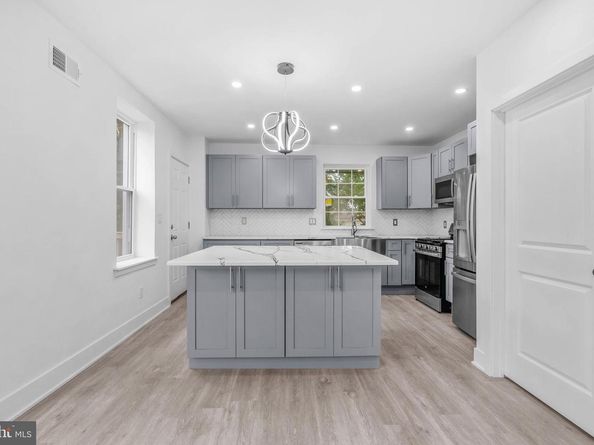 10 W Pomona Street, Philadelphia PA 19144