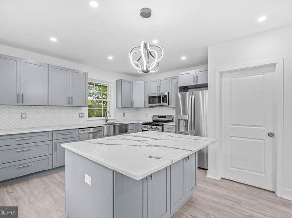10 W Pomona Street, Philadelphia PA 19144