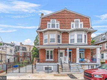 10 W Pomona Street