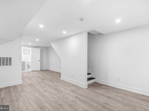 10 W Pomona Street, Philadelphia PA 19144