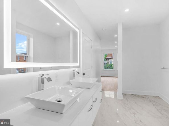 10 W Pomona Street, Philadelphia PA 19144