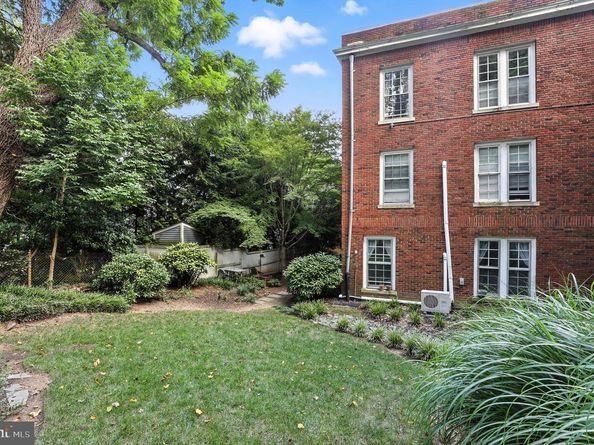 3039 Macomb Street NW 16, Washington DC 20008
