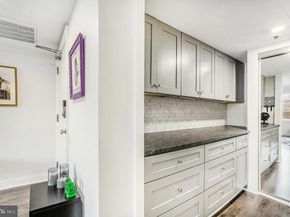 301 Race Street 411, Philadelphia PA 19106