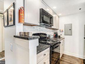 301 Race Street 411, Philadelphia PA 19106