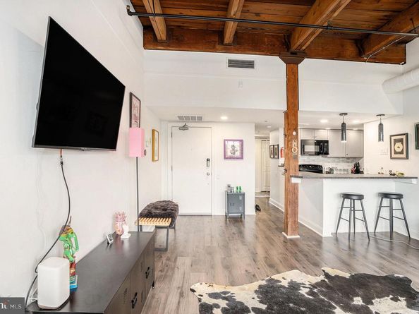 301 Race Street 411, Philadelphia PA 19106