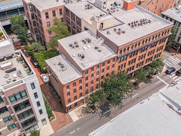 301 Race Street 411, Philadelphia PA 19106