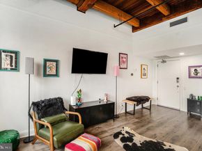 301 Race Street 411, Philadelphia PA 19106