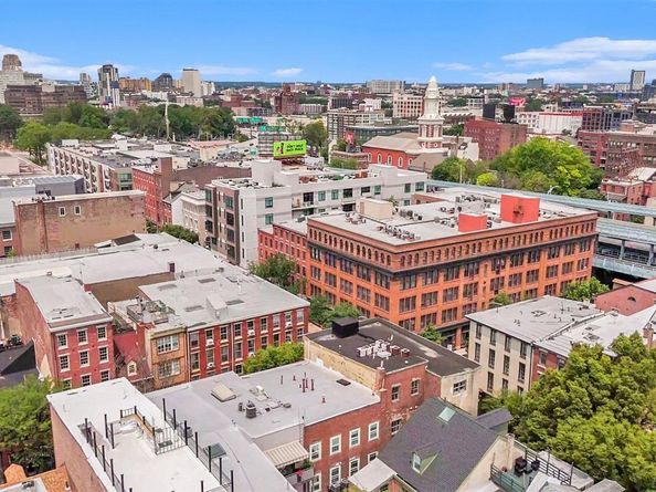 301 Race Street 411, Philadelphia PA 19106
