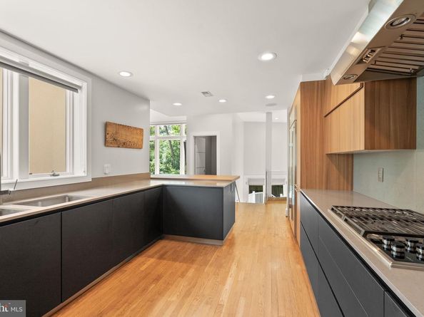 3100 N Monroe Street, Arlington VA 22207