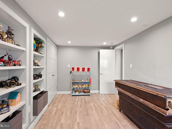 3100 N Monroe Street, Arlington VA 22207