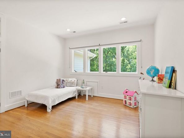 3100 N Monroe Street, Arlington VA 22207