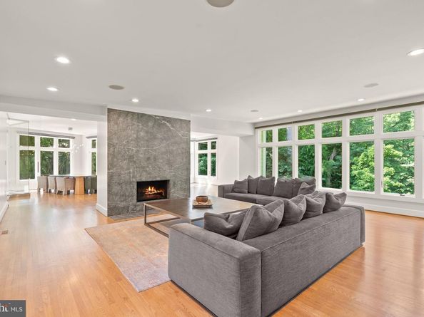 3100 N Monroe Street, Arlington VA 22207
