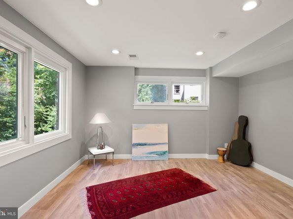 3100 N Monroe Street, Arlington VA 22207